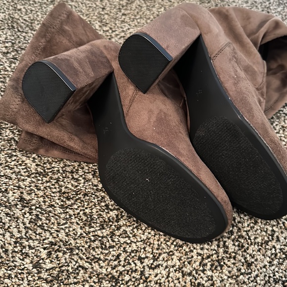 Over the Knee Carlos Boots - Picture 4 of 5